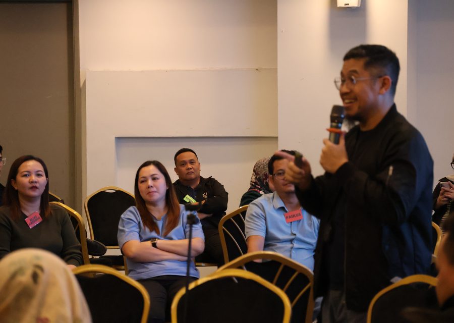 Corporate training in Sarawak facilitated by WRK for workplace communication skills